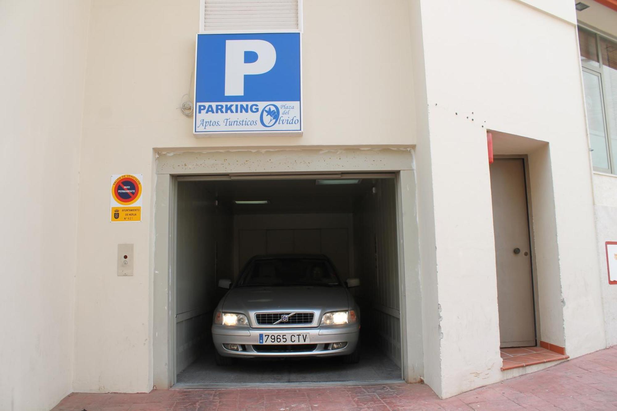 Apartamentos Turisticos Plaza Del Olvido Nerja Dış mekan fotoğraf