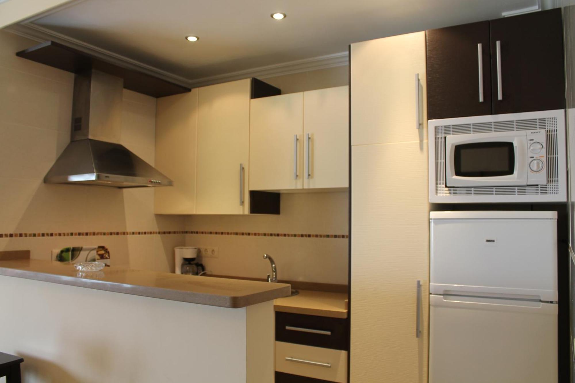 Apartamentos Turisticos Plaza Del Olvido Nerja Dış mekan fotoğraf