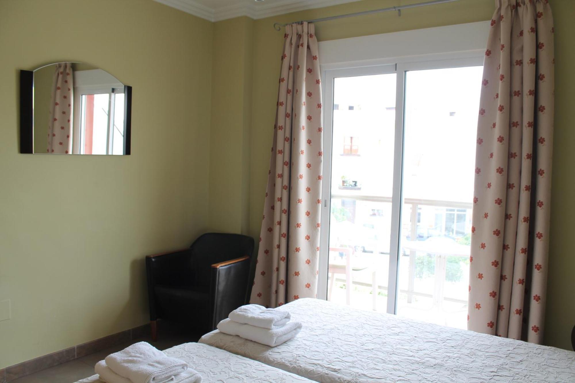 Apartamentos Turisticos Plaza Del Olvido Nerja Dış mekan fotoğraf