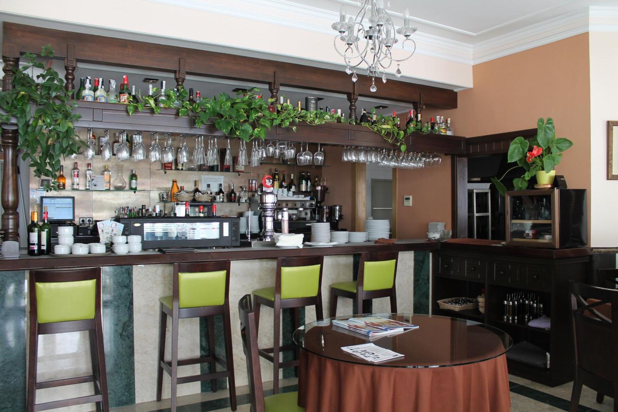 Apartamentos Turisticos Plaza Del Olvido Nerja Dış mekan fotoğraf